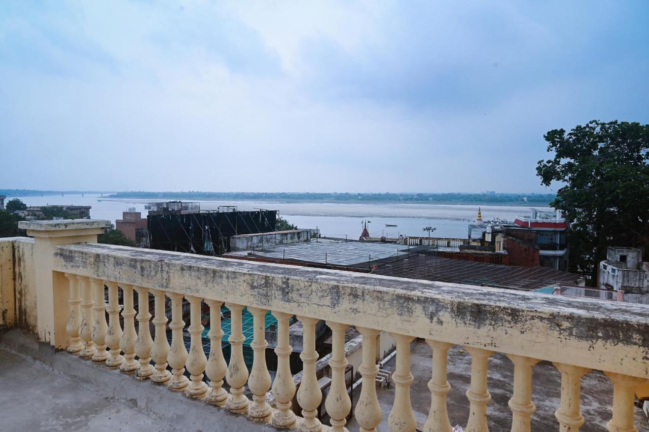 ורנאסי Ganga Darshanam Guesthouse At Dashashwamedh Ghat מראה חיצוני תמונה